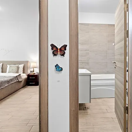 Marina Breeze - Pool & Апартаменты