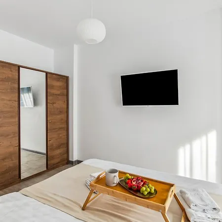 Marina Breeze - Pool & Апартаменты