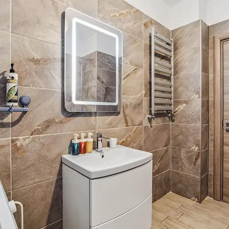 Marina Breeze - Pool & * Нэводари