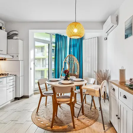 Marina Breeze - Pool &