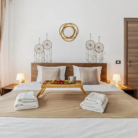 Marina Breeze - Pool &