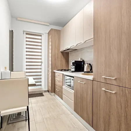 Marina Breeze - Pool &