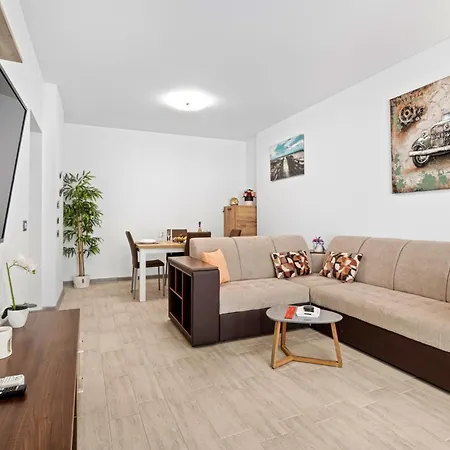 Marina Breeze - Pool & * Năvodari