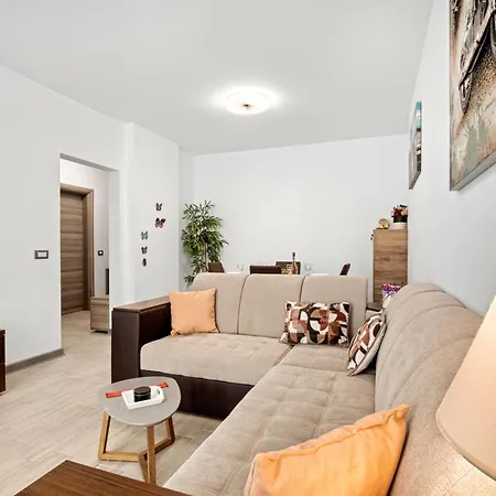 Appartamento Marina Breeze - Pool &