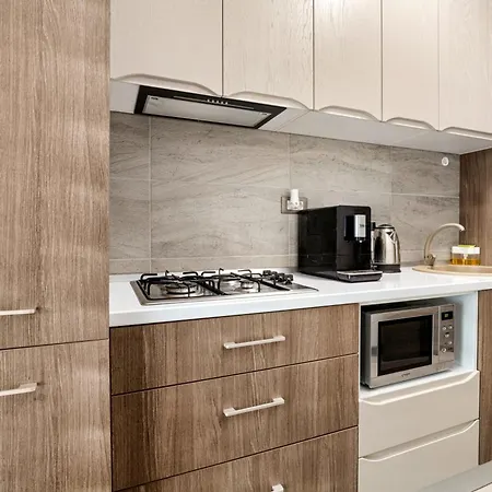 Marina Breeze - Pool & Appartamento *