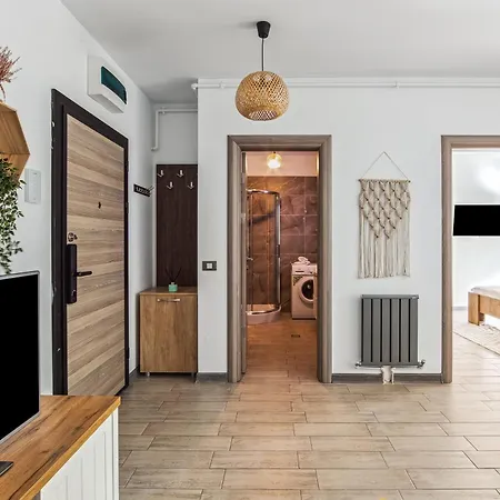 Marina Breeze - Pool & Appartamento Năvodari