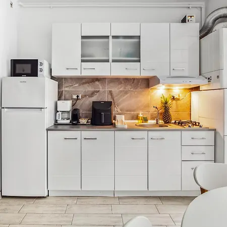 Marina Breeze - Pool & Appartamento Năvodari